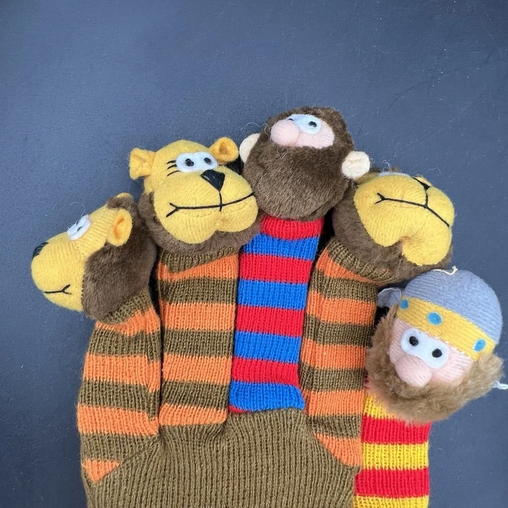 2 Dakin Story‎ Time Mitt Puppets Hand Finger Fairy Tales Rhymes Knit Glove NEW